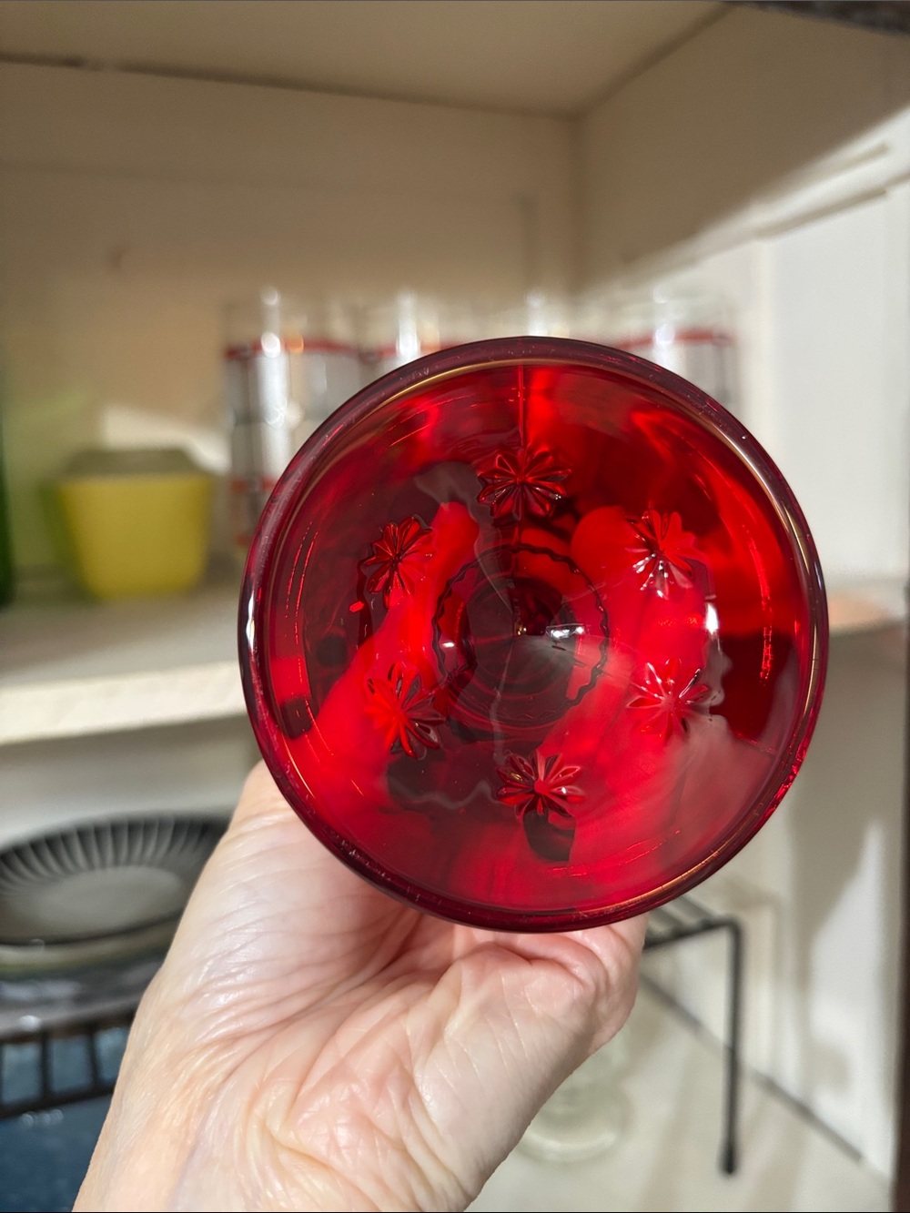 Ruby Red vintage L.E. Smith Glass Company "Moon and Stars" pattern water goblet - Picture 6 of 8